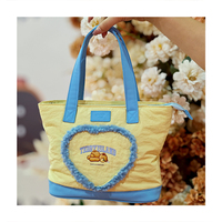 Sac fourre-tout Teddy Island sous licence jaune et bleu avec bordure en forme de cœur et broderie d'ours, sac à main léger pour le campus et les trajets quotidiens