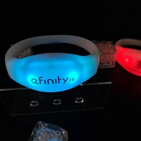 Bracelet LED promotionnel RICHSHINING, contrôle sans fil 2.4G, bracelet en silicone pour concerts