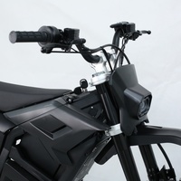 Moto tout-terrain électrique silencieuse à émissions zéro YeeE M7 60V27AH 6000W 65KM/H pour le transport des équipes de tournage de films