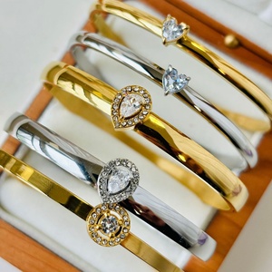 <span class=keywords><strong>Pulsera</strong></span> <span class=keywords><strong>de</strong></span> Acero Inoxidable con Diseño <span class=keywords><strong>de</strong></span> Gota <span class=keywords><strong>de</strong></span> Agua y Zirconia en Forma <span class=keywords><strong>de</strong></span> Corazón, Cierre Suave, Impermeable y Resistente a la Decoloración, Éxito <span class=keywords><strong>de</strong></span> Ventas Transfronterizo - Product Image 1