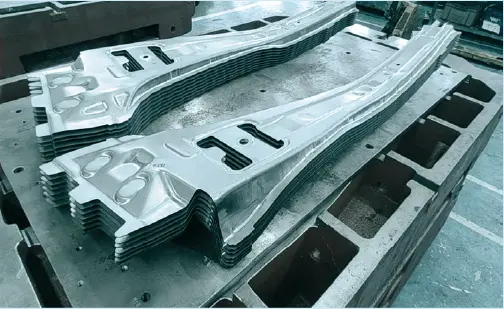 CNC金属板切断機3D切断鉄鋼軟鋼板切断機