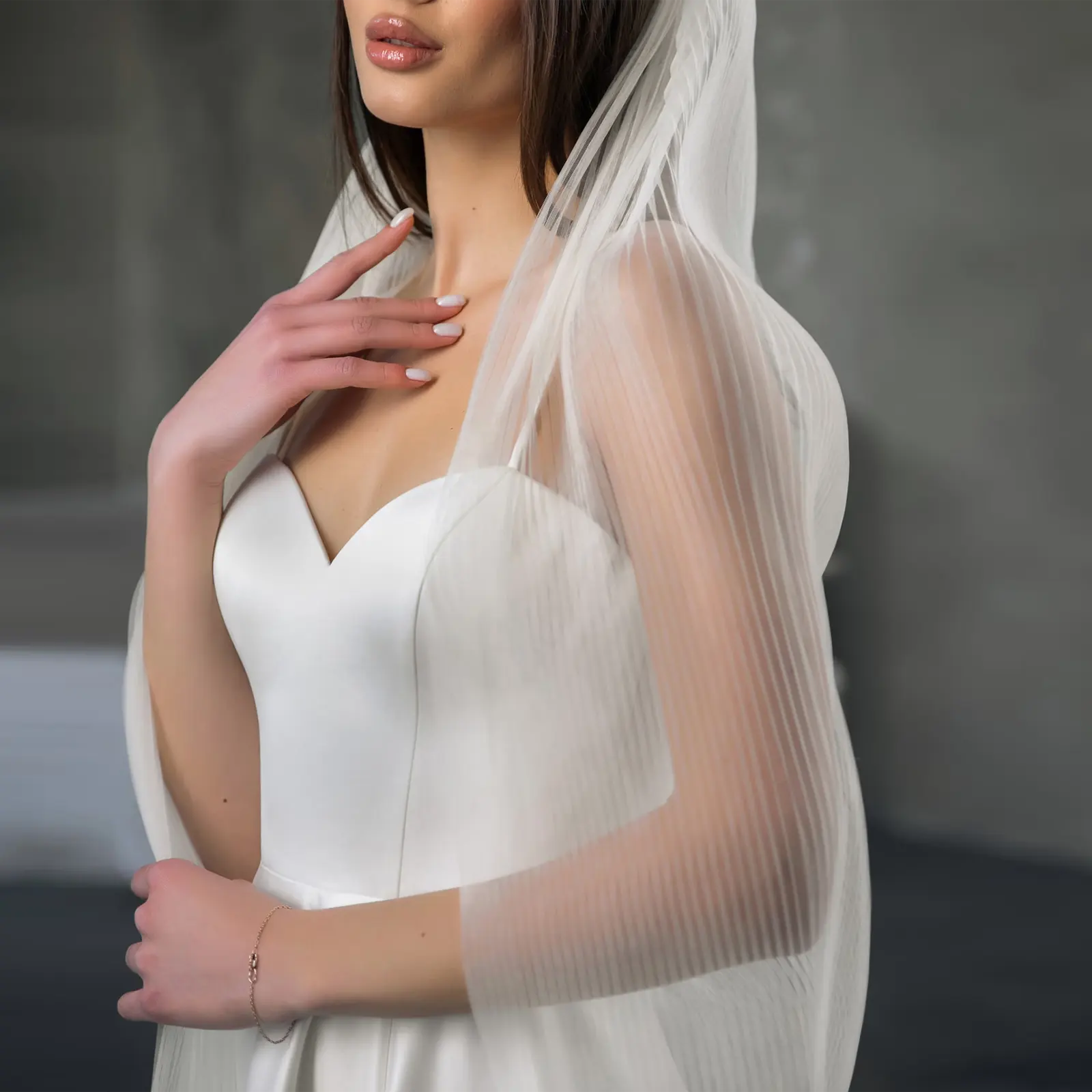 YouLaPan V192 Fashion Fingertips Similar to Sheer Veil Sexy Women's Wedding Short Single Layer Church Wedding Veil