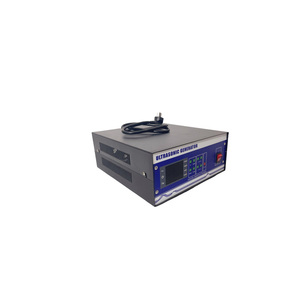 Gerador Ultrassônico Multifuncional de <span class=keywords><strong>1000W</strong></span> com Controle de Frequência para Limpador Ultrassônico Eletrolítico de Moldes - Product Image 1