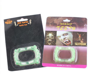 Crocs de <span class=keywords><strong>vampire</strong></span> qui brillent dans le noir <span class=keywords><strong>dents</strong></span> artificielles terrifiantes effrayantes pour Halloween pour farce et cosplay - Product Image 1