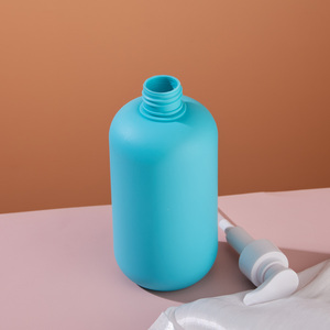 Set Personalizzato di Flaconi in Plastica Biodegradabile da 500ml con Pompa per Shampoo e Lozione e Vasetti per Crema Corpo - Product Image 5