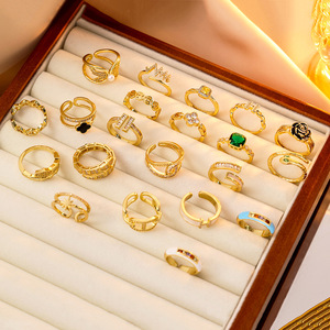 Bagues empilables tendance en cuivre, plaquées or 18 carats, ajustables, incrustées de CZ et d'émail pour femmes - Product Image 1