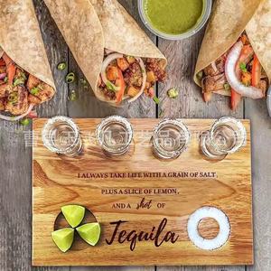 Bandeja de madera maciza para bebidas de 30x20cm con soportes para vasos de chupito para servir en fiestas de degustación de tequila - Product Image 1