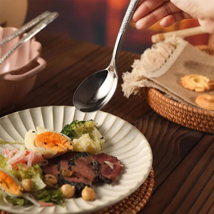 Cuchara de Acero Inoxidable Reutilizable y Duradera con Diseño Martillado, Personalizable con Logotipo, OEM ODM, Cubertería para Mesa de Comedor con Empaque de Marca Privada - Product Image 5