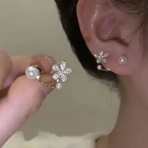 New Design Irregular Flower Pearl Gold Earrings Woman Korean Fashion Jewelry Accessories Flower Earrings Gold
