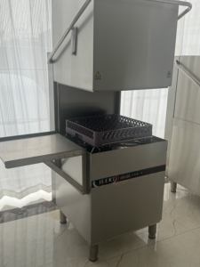 غسالة أطباق تجارية JEEKI JK-T680M1 من الفولاذ المقاوم للصدأ 304 بسعة 80 سلة/ساعة مع تعقيم بالبخار عالي الحرارة وتجفيف بالهواء الساخن - Product Image 4