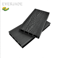 Carreaux carrés en bois de bateau bon marché pour piscine extérieure Revêtement de sol antidérapant Composite bois-plastique Pont en teck synthétique marin recyclable long