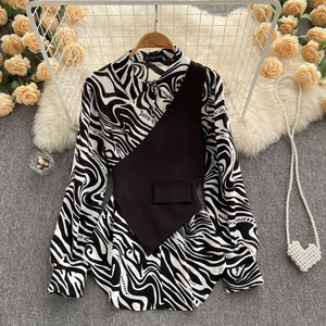 Moda de primavera Nuevo estilo coreano Tops de manga larga Blusa de dos piezas falsa de empalme a rayas suelta y delgada - Product Image 2