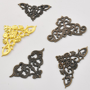 Antique Zinc Alloy <b>Corner</b> <b>Protectors</b> European Style Hollowed Out Decorative Hardware For Wooden Boxes Wine Boxes Retro <b>Corner</b> - Product Image 2