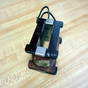 Controles KK109G4 Namco Coil 110V 60Hz Nuevo Original Listo Stock Automatización industrial PAC Controlador de programación PLC dedicado - Product Image 1