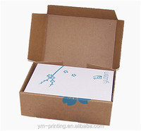 Dossiers en papier kraft ondulé recyclables personnalisés, pelliculage mat, fermeture magnétique, gaufrage, emballage pour vêtements et t-shirts, vente en gros