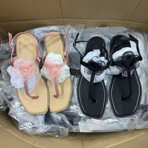 Femmes - Superbes <span class=keywords><strong>Sandales</strong></span> Plates Florales Idéales pour Publications Instagram, Chaussures pour Dames - Product Image 1