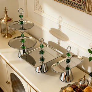 Juego de Bandejas para Servir Postres y Pasteles de Acero Inoxidable, Diseño Moderno y Lujoso con Cuentas Verdes, Color Plateado, Tres Formas - Product Image 3