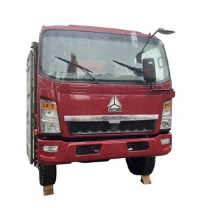 Camión Ligero CNHTC de Segunda Mano con Luz Roja, Vista Frontal, Vehículo Comercial con Motor de 6000 KG, Informes Disponibles - Product Image 1
