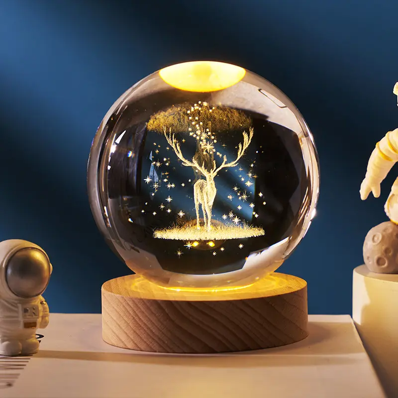 थोक स्टार नेविगेटर क्रिस्टल गेंद 3d चमकदार भीतरी नक्काशी रात को प्रकाश लकड़ी के आधार आभूषण जन्मदिन का उपहार