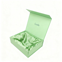 Boîte à perruque avec fermeture magnétique noire avec insert en satin de soie, logo UV, aimant, boîtes cadeaux pour soins de la peau, emballage en carton pour bougies et bouteilles