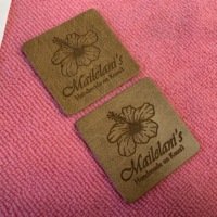 Etiquette personnalisée en cuir véritable pour jean denim, logo de marque de mode de luxe, patch en cuir noir véritable avec lignes de couture