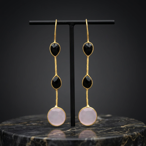 Nouvelles boucles d'oreilles ethniques en argent plaqué or avec pierres précieuses onyx noir et calcédoine laiteuse pour mariage et fiançailles - Product Image 2