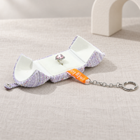 Étuis à bijoux en tissu tissé avec logo personnalisé, fermeture à pression, avec porte-clés pour emballages cadeaux de bagues et de boucles d'oreilles