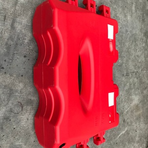 Barrera de Seguridad Vial de HDPE Rojo de 900 mm, Tipo Trafitambos, Llena de Agua, con Reflejante Prismático de Alta Intensidad para Estacionamientos - Product Image 2