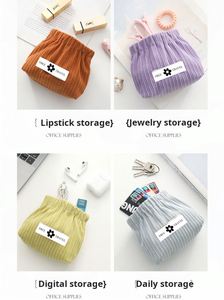 Pochette de maquillage compacte en velours avec fermeture à pression, porte-rouge à lèvres, pochette cosmétique pratique pour les voyages, organiseur de beauté tendance pour un usage quotidien - Product Image 3