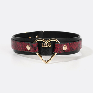 Collier ras-du-cou en PU motif serpent multicolore avec anneau cœur LOVE, modèle X656 pour femme – Nouveauté très prisée pour le commerce international - Product Image 3