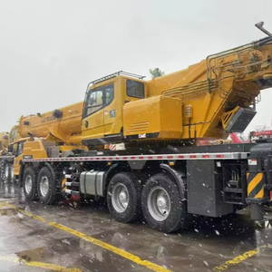 Grue sur camion de marque supérieure QY100K8C 100 tonnes avec flèche de 80,5 m et contrôle avancé pour ponts, énergie éolienne et projets de grande envergure - Product Image 1