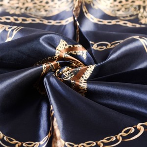 Pañuelo <span class=keywords><strong>de</strong></span> <span class=keywords><strong>seda</strong></span> con estampado <span class=keywords><strong>de</strong></span> leopardo para mujer, personalizado, 90x90, <span class=keywords><strong>de</strong></span> satén brillante, cuadrado, para la cabeza, impresión digital, venta al por mayor económica - Product Image 3