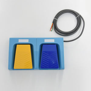 Interruptor de pie doble electroquirúrgico de plástico impermeable IP68 con pedales dobles - Product Image 2