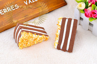 Jouet anti-stress souple en forme de gâteau mousse triangulaire, jouet sensoriel dessert pour mariage, anniversaire, fête de Noël