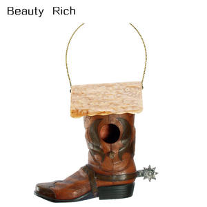 Figurine de botte de cowboy en résine de style western américain, Spoontiques, nichoir pour oiseaux en forme de botte western - Product Image 1