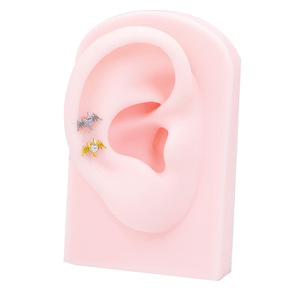 Clous d'oreille en alliage de titane, design épée, cœur, aile, certifiés ASTM F136, bijoux de piercing pour cartilage, boucles d'oreilles unisexes - Product Image 4