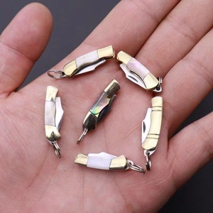 Portable Folding <span class=keywords><strong>Mini</strong></span> Pocket <span class=keywords><strong>Knife</strong></span> Multifuncional Chaveiro Pingente Camping Outdoor Small Knives Cutter Opener Desembalagem Ferramenta Mão - Product Image 2