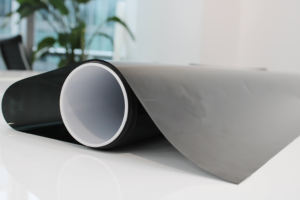 Lámina de Vinilo para Ventanas de Automóviles ISF Transition Tinting, Aislamiento Térmico, Nano Cerámica, PET Polarizada, 1.52*30M, Bloqueo de Rayos UV - Product Image 2