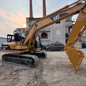 Excavadora CAT 320B con Cucharón de Excavación, Equipo de Construcción Hidráulico Usado - Product Image 1