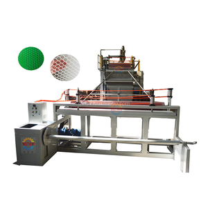 สายการผลิตตาข่ายเลี้ยง<span class=keywords><strong>ไก่</strong></span> HDPE เครื่องทำตาข่ายฟาร์มสัตว์ปีก เครื่องผลิตตาข่าย PE Geonet ทนทานต่อแรงกระแทก - Product Image 1