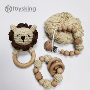 TK <span class=keywords><strong>Amigurumi</strong></span>, anillo de madera de haya hecho a mano de ganchillo, mordedores divertidos con animales, sonajero, León, regalos para bebés recién nacidos - Product Image 3