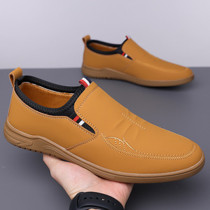 รองเท้าโลฟเฟอร์หนังนิ่มสำหรับผู้ชาย สีน้ำตาล สวมใส่สบาย น้ำหนักเบา เหมาะสำหรับธุรกิจและการสวมใส่ในชีวิตประจำวัน - Product Image 4