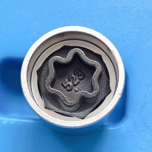 AUSO-RACING 20 sortes De Voiture Chrome De Fer Écrous De Roue Vis Manches Prise Ensemble - Product Image 6