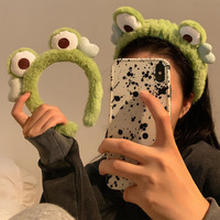 Bandeau en tissu peluche grenouille verte pour le lavage du visage et l'utilisation d'un masque, masque oculaire rafraîchissant d'été, design amusant