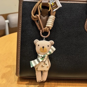 2026 Llavero de coche con diseño de animal, Correa para teléfono, Muñeco de peluche 3D luminoso, Colgante para bolso de mujer, Accesorio de vestir, Llavero de oso de tela suave con diseño de bufanda - Product Image 3