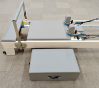 Pilates Reformer en bois d'érable, portable, pour salle de sport commerciale, studio de fitness, entraînement de yoga, classique