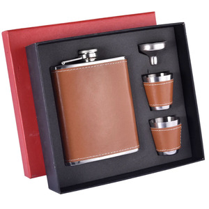 <span class=keywords><strong>Coffret</strong></span> Cadeau Gourde à Whisky 8oz en Acier Inoxydable avec Boîte Cadeau, Entonnoir et 2 Tasses - Product Image 3