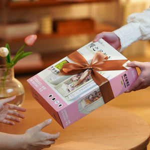 Robotime Rolife Contact Obtén un Descuento en los Rompecabezas de Madera 3D TGB05 Falling Sakura Book Nook <span class=keywords><strong>Casa</strong></span> en Miniatura DIY - Product Image 3