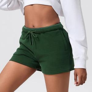 กางเกงขาสั้นออกกำลังกายสำหรับผู้หญิง ทรงหลวม สีพื้น ผ้าระบายอากาศ มีเชือกผูกเอว มีกระเป๋า - Product Image 1