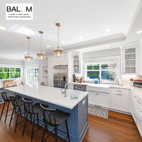 BALOM OEM ODM Armoires de cuisine blanches de luxe style Shaker, îlot bleu, évier de ferme, four encastré, ensemble d'armoires de cuisine sur mesure